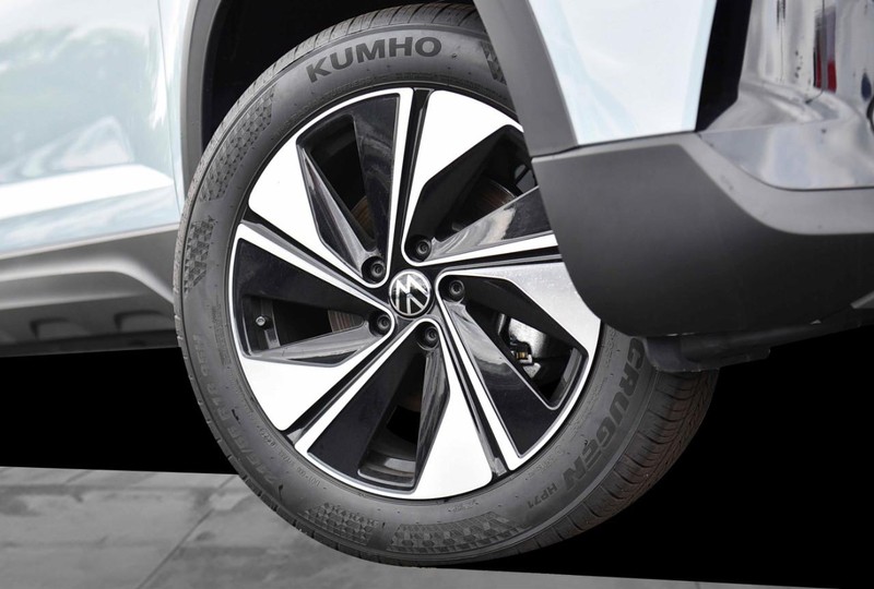 Volkswagen Taos Vehicle Image 03