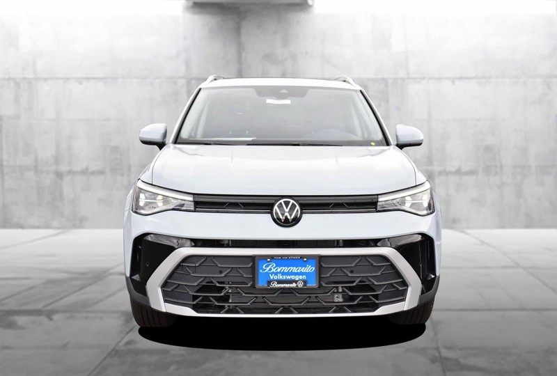 Volkswagen Taos Vehicle Image 04