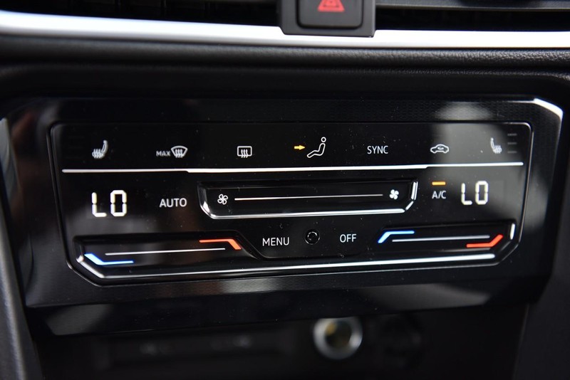 Volkswagen Taos Vehicle Image 14