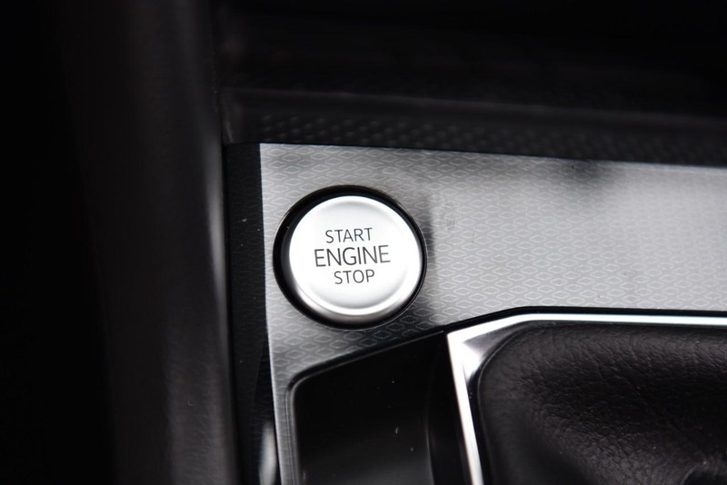Volkswagen Taos Vehicle Image 16