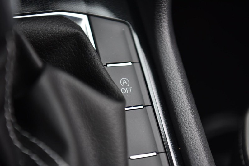 Volkswagen Taos Vehicle Image 18