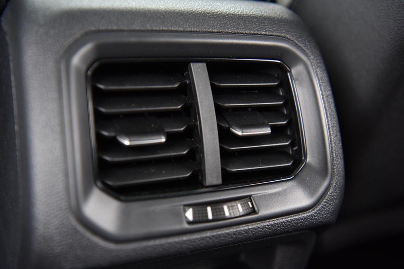 Volkswagen Taos Vehicle Image 24