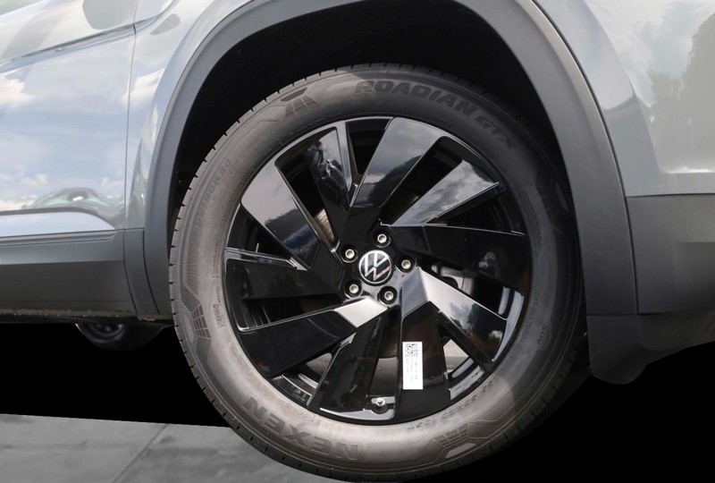 Volkswagen Atlas Vehicle Image 03