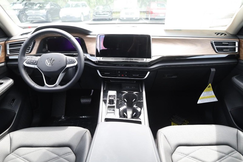 Volkswagen Atlas Vehicle Image 28