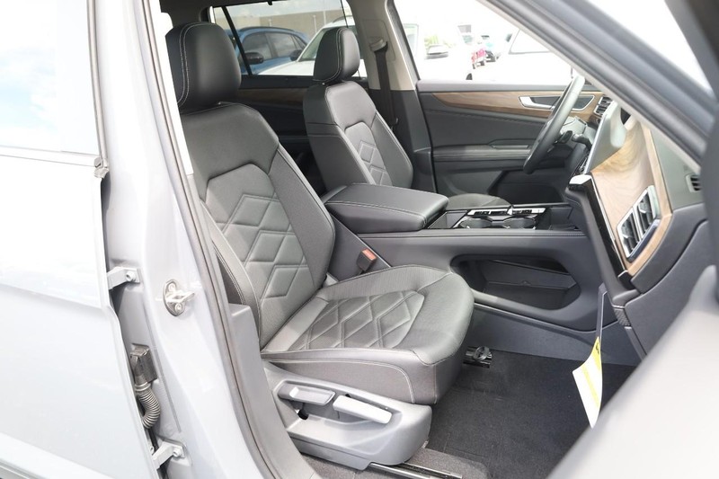 Volkswagen Atlas Vehicle Image 32