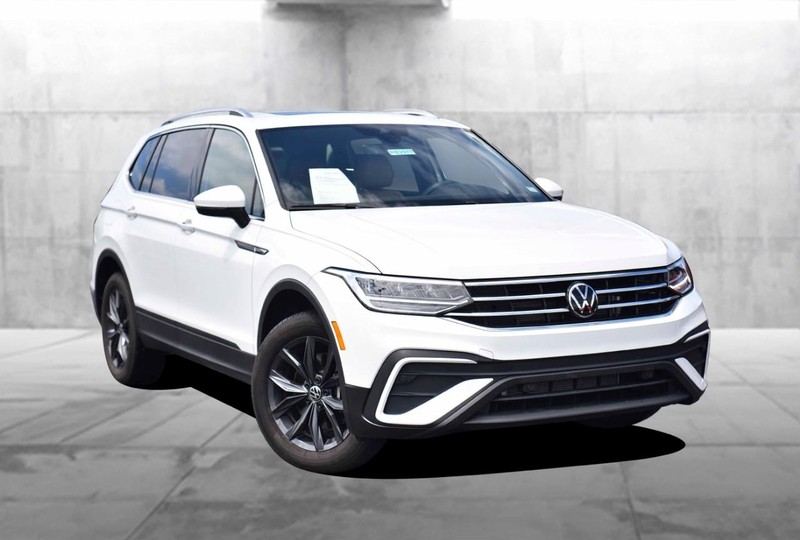 Volkswagen Tiguan Vehicle Image 02