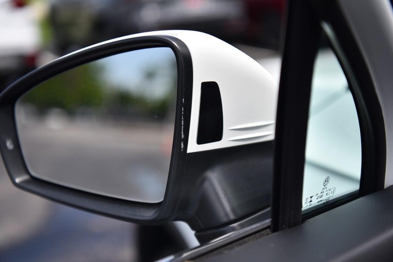 Volkswagen Tiguan Vehicle Image 10