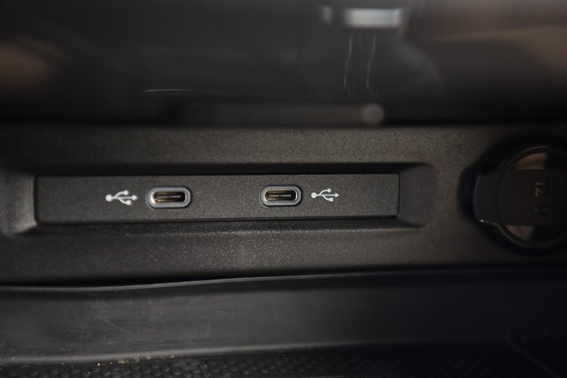 Volkswagen Tiguan Vehicle Image 16