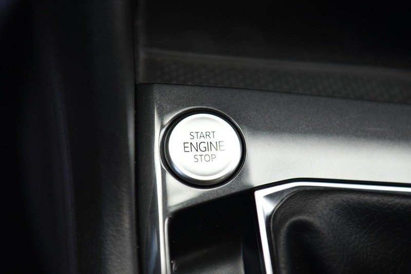 Volkswagen Tiguan Vehicle Image 17