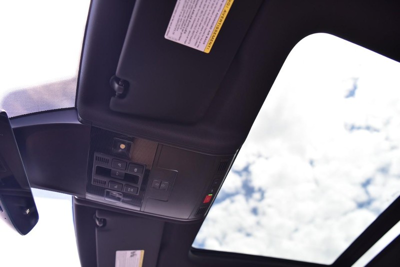 Volkswagen Tiguan Vehicle Image 23