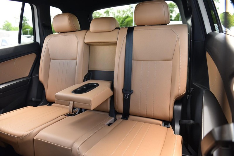 Volkswagen Tiguan Vehicle Image 24