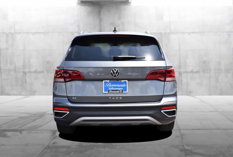Volkswagen Taos Vehicle Image 06