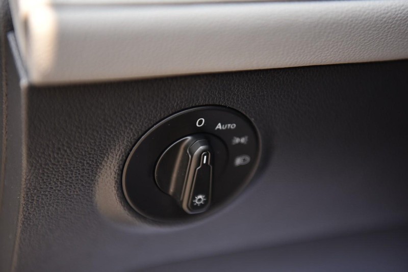 Volkswagen Taos Vehicle Image 11