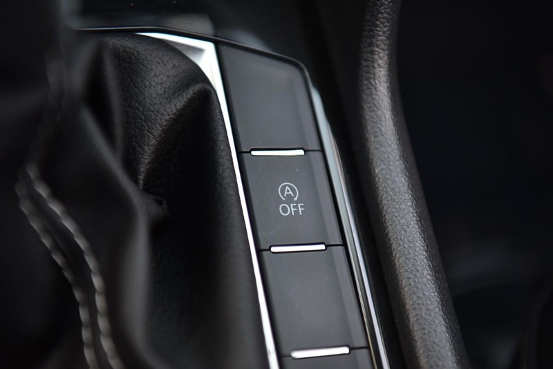 Volkswagen Taos Vehicle Image 18
