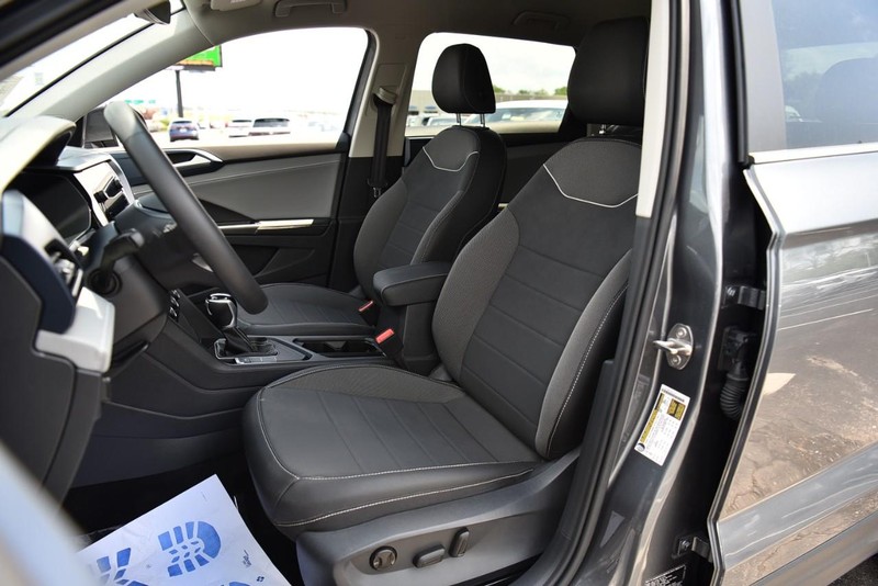 Volkswagen Taos Vehicle Image 20