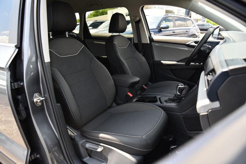 Volkswagen Taos Vehicle Image 21