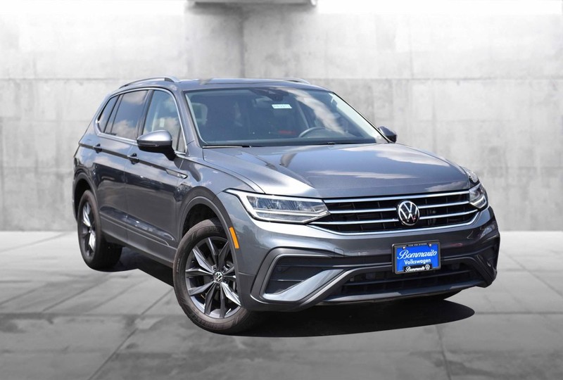 Volkswagen Tiguan Vehicle Image 02