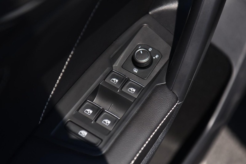Volkswagen Tiguan Vehicle Image 08
