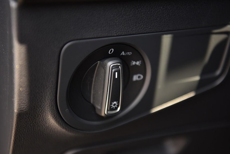 Volkswagen Tiguan Vehicle Image 09