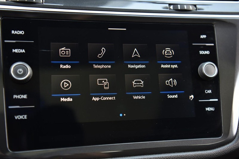 Volkswagen Tiguan Vehicle Image 12