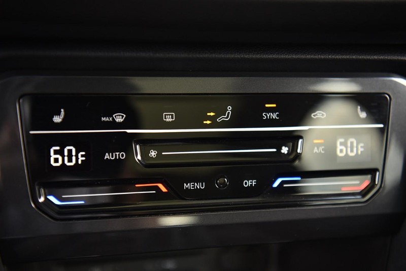 Volkswagen Tiguan Vehicle Image 13