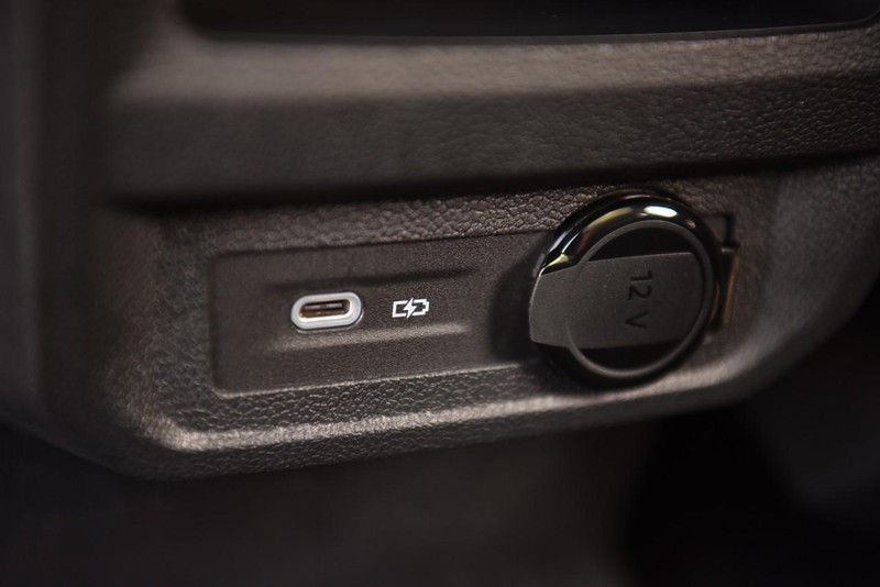 Volkswagen Tiguan Vehicle Image 24