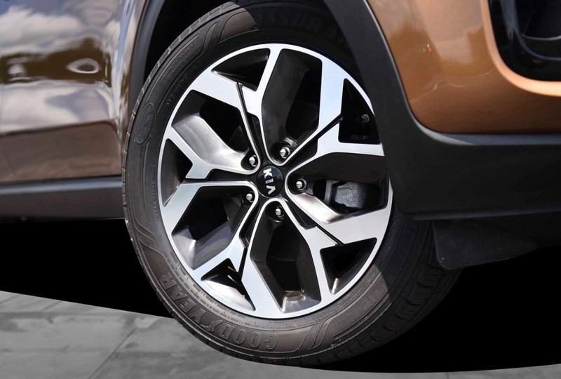 Kia Sportage Vehicle Image 03