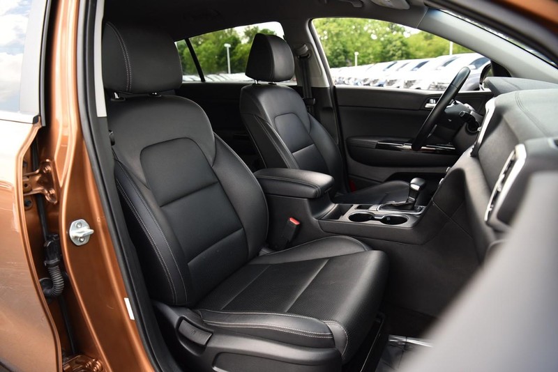Kia Sportage Vehicle Image 21