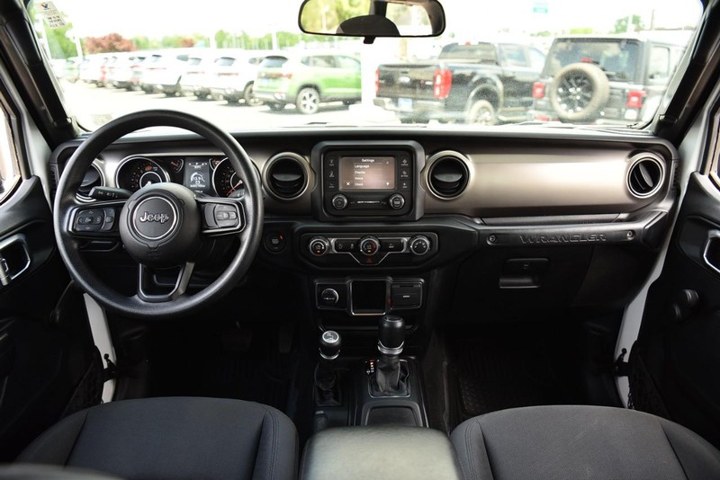 Jeep Wrangler Vehicle Image 07