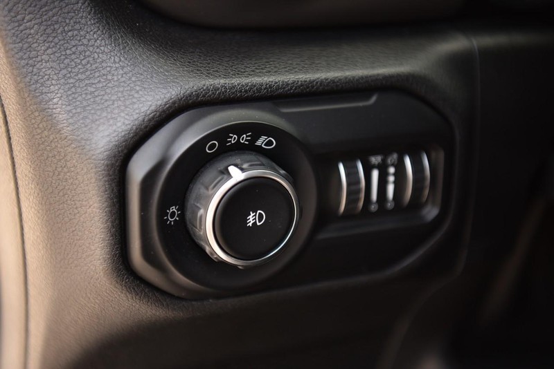 Jeep Wrangler Vehicle Image 08