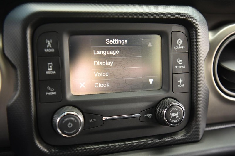 Jeep Wrangler Vehicle Image 11