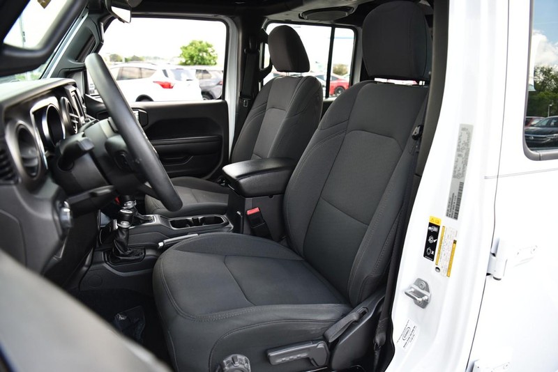 Jeep Wrangler Vehicle Image 17