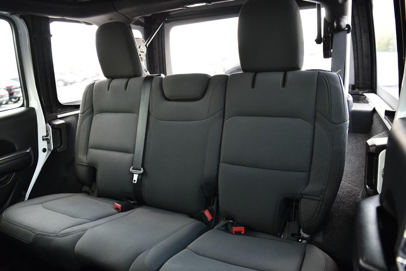 Jeep Wrangler Vehicle Image 19
