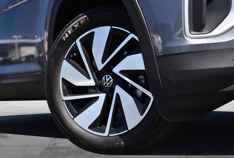 Volkswagen Atlas Vehicle Image 03