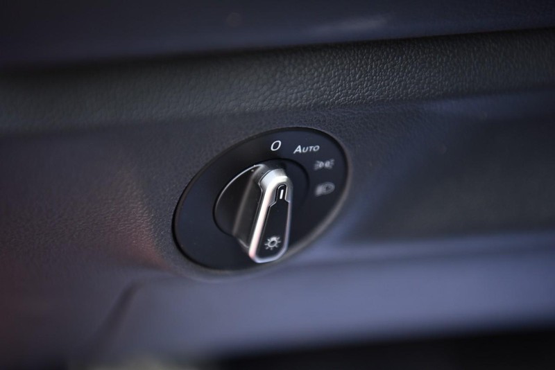 Volkswagen Jetta Vehicle Image 11