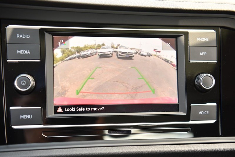 Volkswagen Jetta Vehicle Image 13
