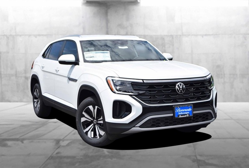 Volkswagen Atlas Cross Sport Vehicle Image 02