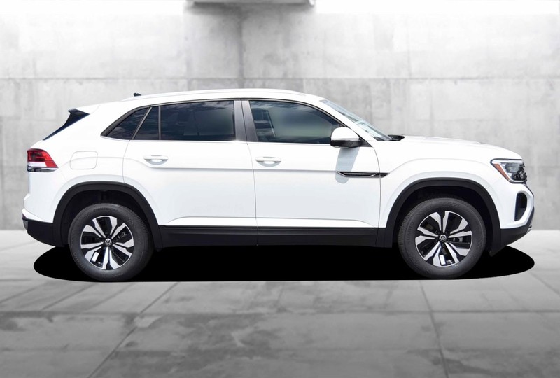 Volkswagen Atlas Cross Sport Vehicle Image 05