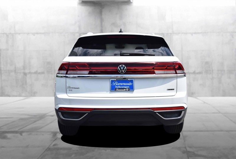 Volkswagen Atlas Cross Sport Vehicle Image 06