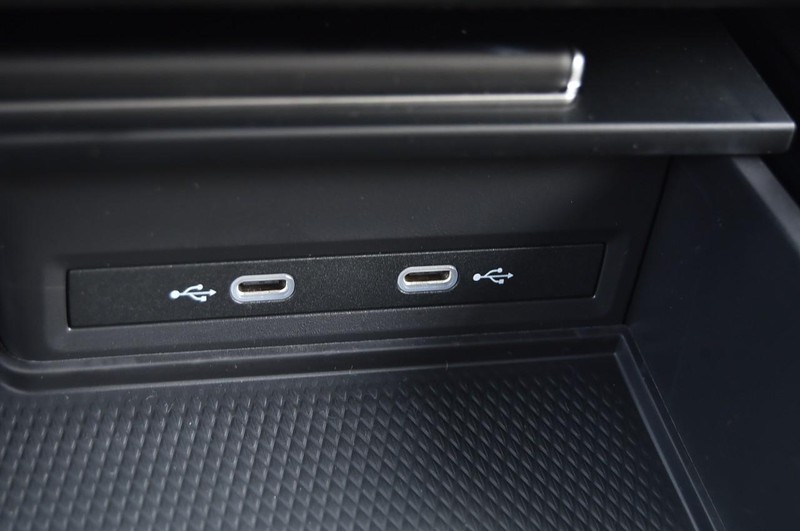 Volkswagen Atlas Cross Sport Vehicle Image 15