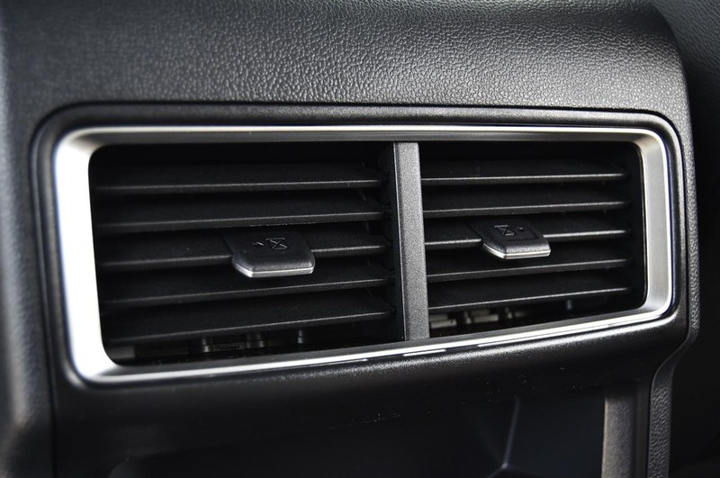Volkswagen Atlas Cross Sport Vehicle Image 21