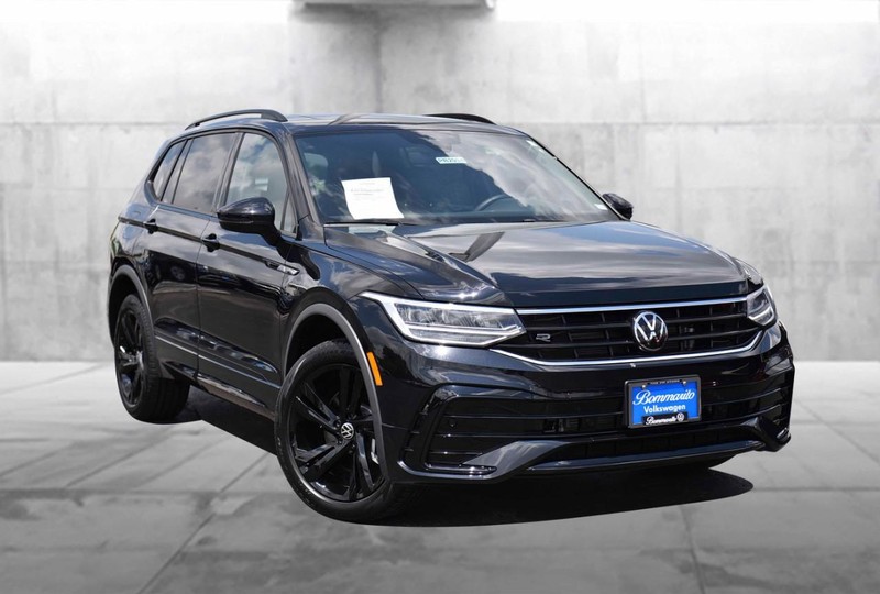 Volkswagen Tiguan Vehicle Image 02