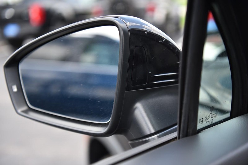 Volkswagen Tiguan Vehicle Image 10