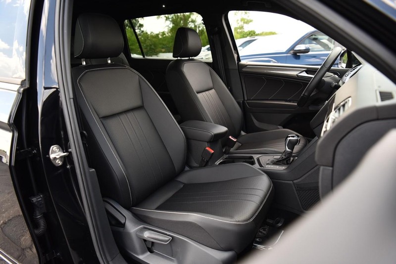 Volkswagen Tiguan Vehicle Image 21