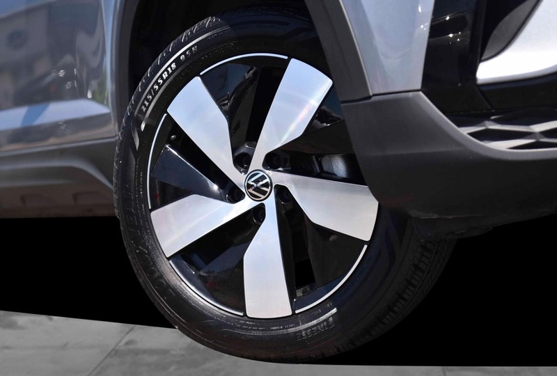 Volkswagen Taos Vehicle Image 03
