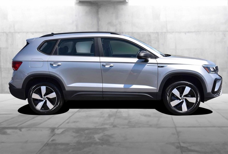 Volkswagen Taos Vehicle Image 05