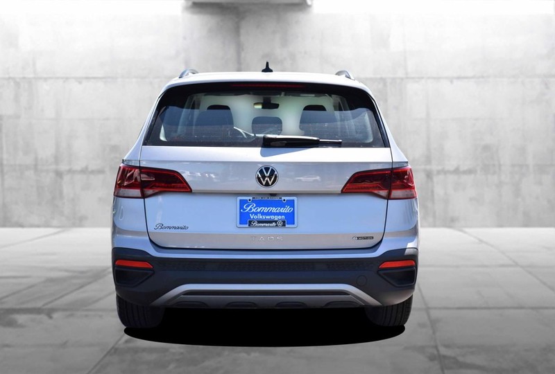 Volkswagen Taos Vehicle Image 06