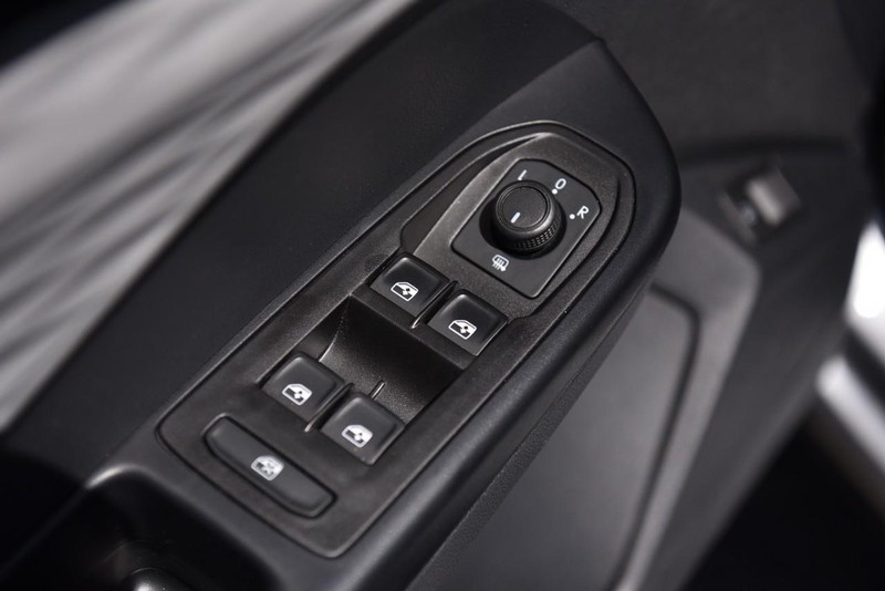 Volkswagen Taos Vehicle Image 08