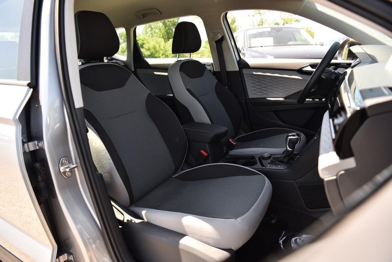 Volkswagen Taos Vehicle Image 22