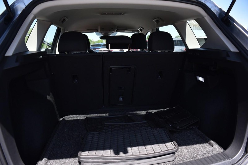 Volkswagen Taos Vehicle Image 24